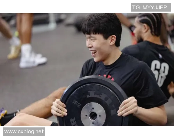 队记杨瀚森打出了几个漂亮的回合，他头脑清醒控制力十足