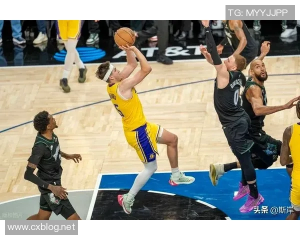 里夫斯28+16压哨抛射绝杀 湖人险胜森林狼